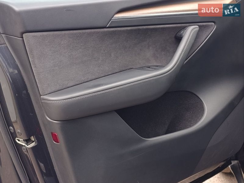 Внедорожник / Кроссовер Tesla Model Y 2024 в Фастове