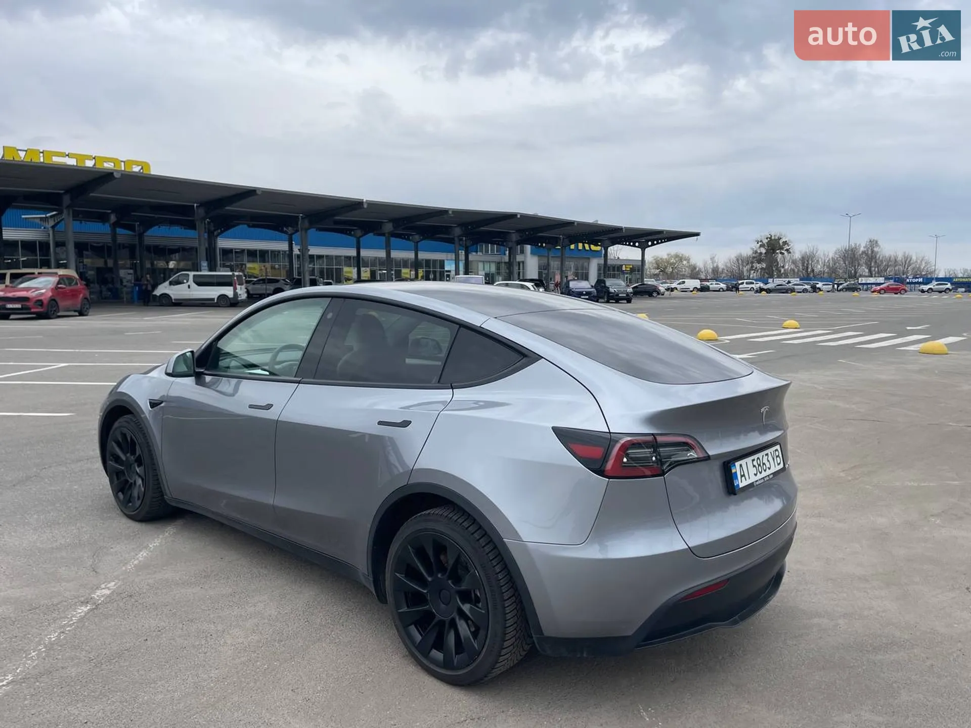 2024 Tesla Model Y - мініатюра 9