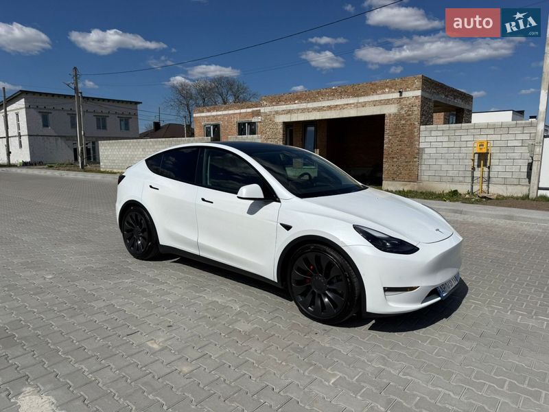 Внедорожник / Кроссовер Tesla Model Y 2022 в Ровно