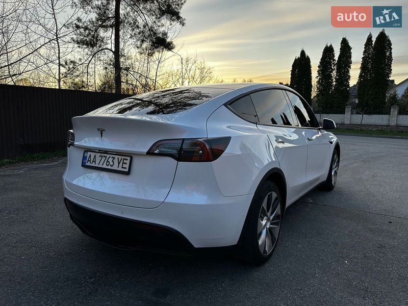 Внедорожник / Кроссовер Tesla Model Y 2021 в Киеве