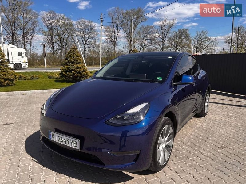 Внедорожник / Кроссовер Tesla Model Y 2023 в Киеве