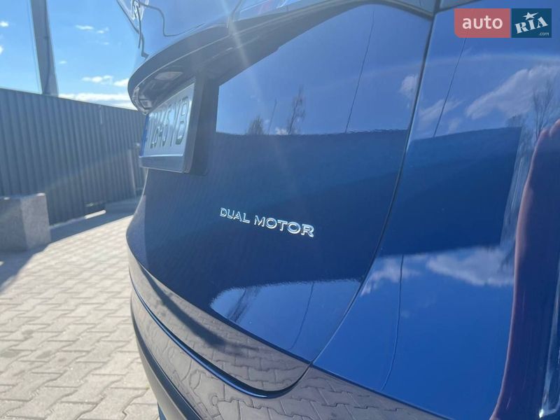 Внедорожник / Кроссовер Tesla Model Y 2023 в Киеве