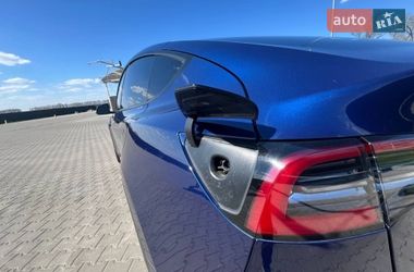 Внедорожник / Кроссовер Tesla Model Y 2023 в Киеве