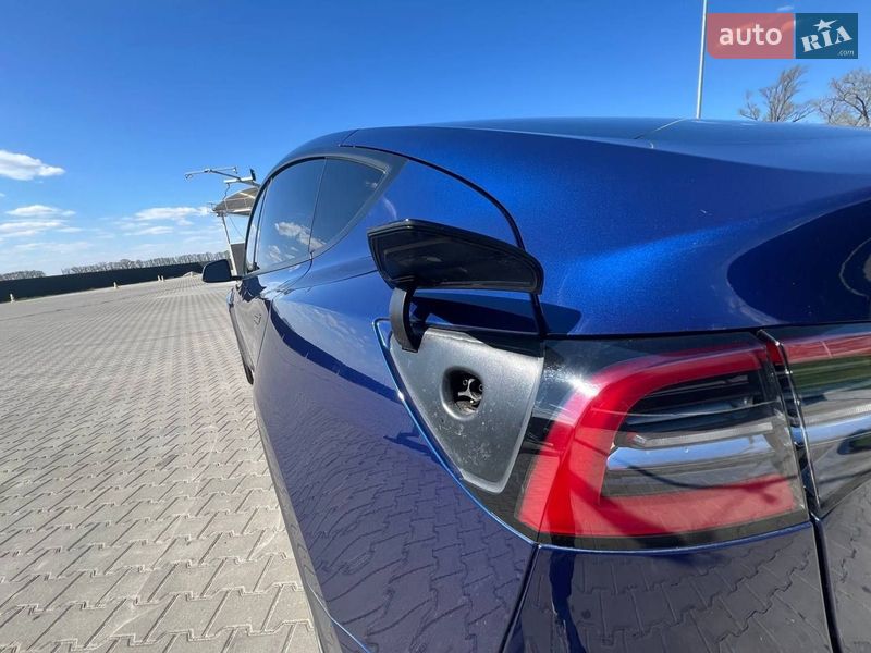 Внедорожник / Кроссовер Tesla Model Y 2023 в Киеве