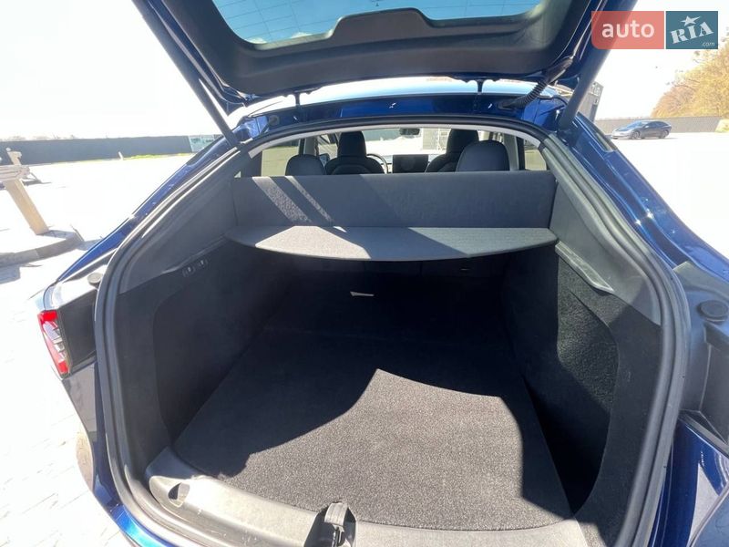 Внедорожник / Кроссовер Tesla Model Y 2023 в Киеве