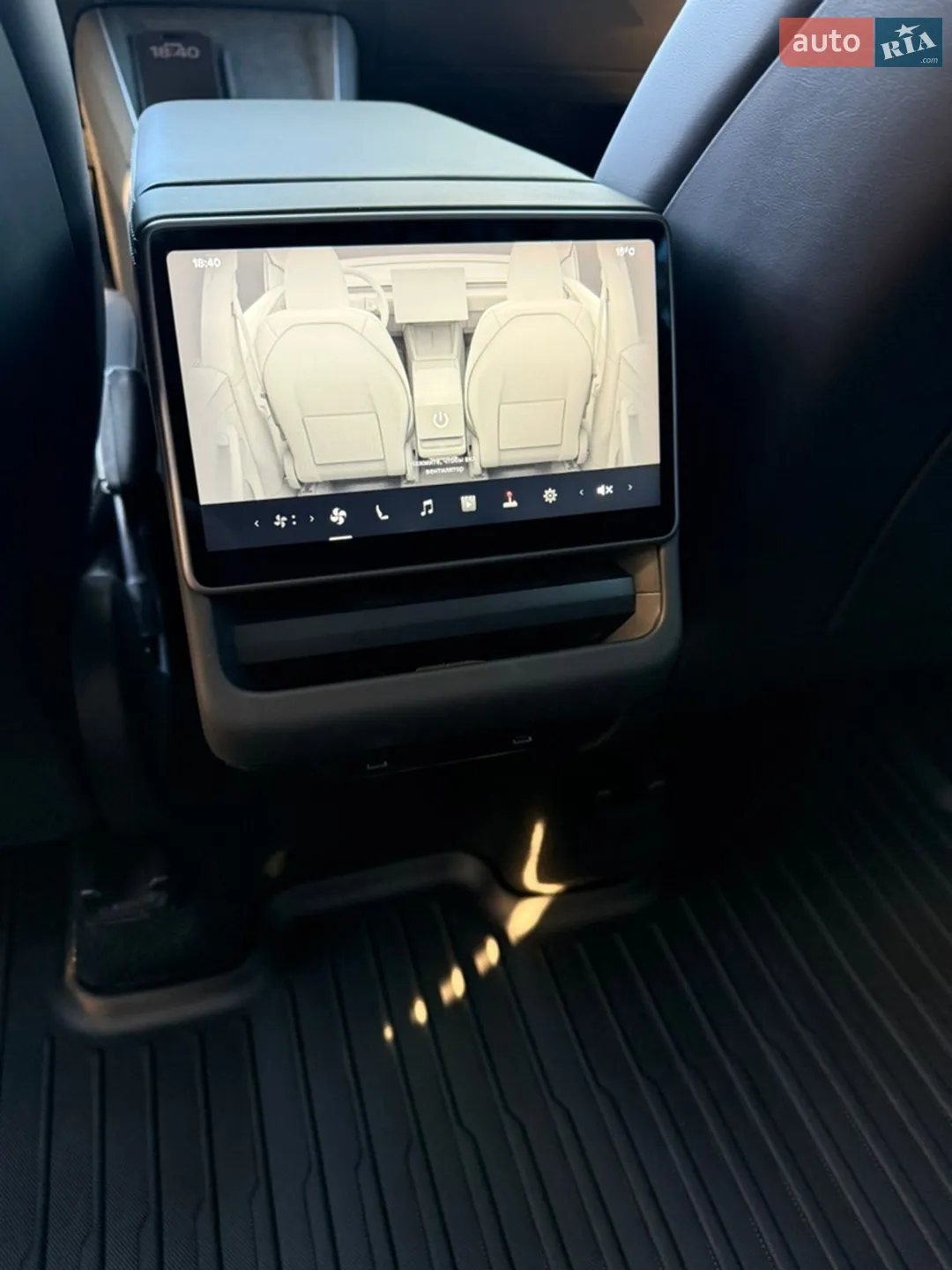 2025 Tesla Model Y - мініатюра 27