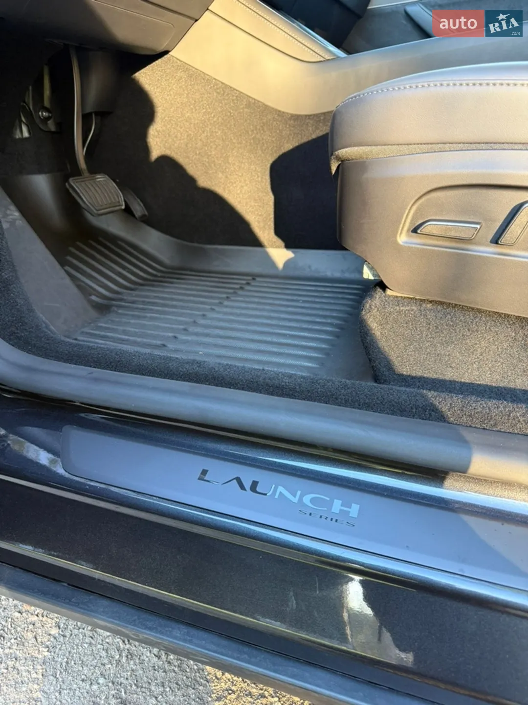 2025 Tesla Model Y - мініатюра 40