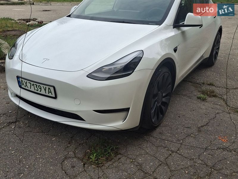 Внедорожник / Кроссовер Tesla Model Y 2024 в Харькове