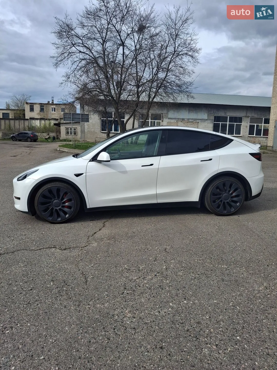 2024 Tesla Model Y - мініатюра 4