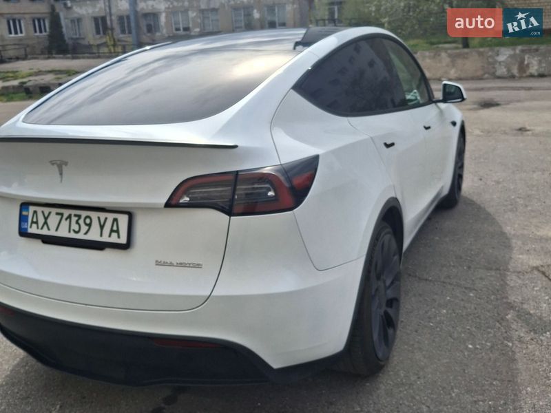 Внедорожник / Кроссовер Tesla Model Y 2024 в Харькове