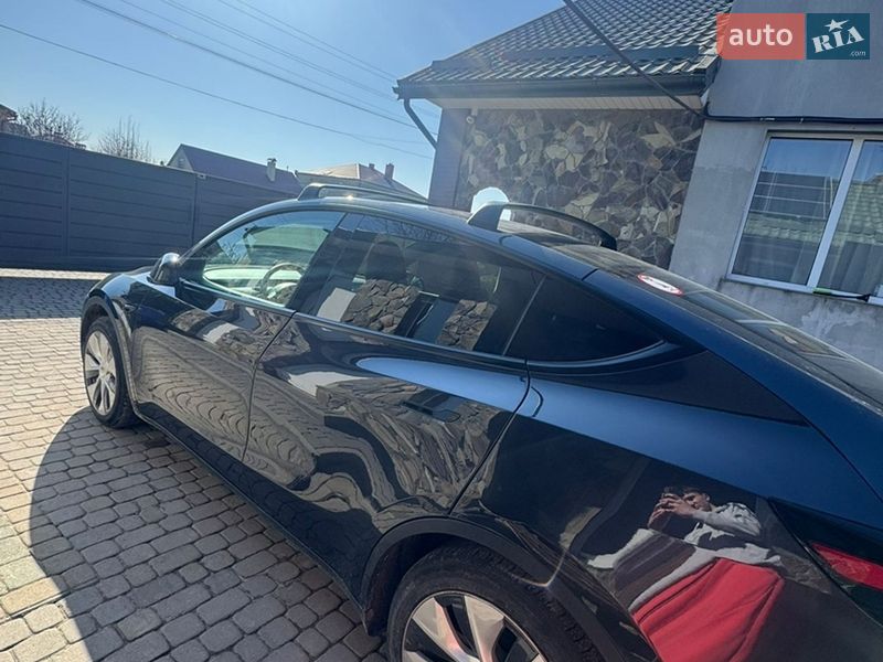 Внедорожник / Кроссовер Tesla Model Y 2024 в Львове