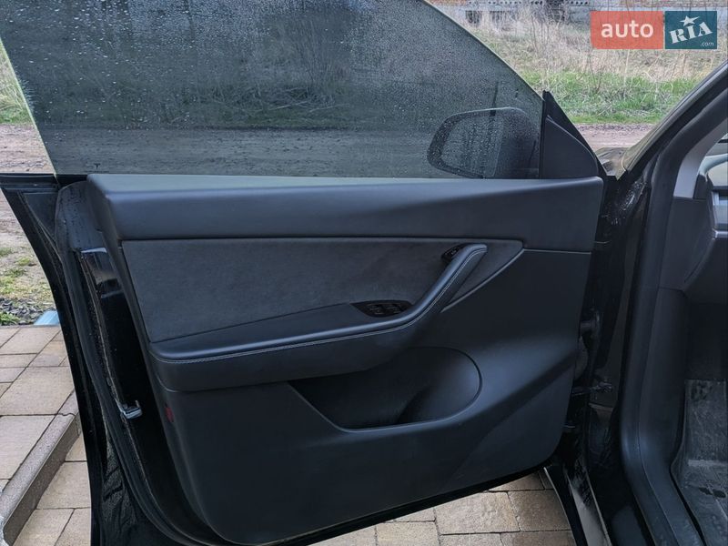 Внедорожник / Кроссовер Tesla Model Y 2021 в Нововолынске