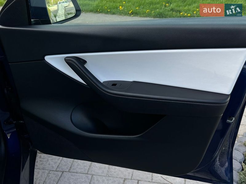 Внедорожник / Кроссовер Tesla Model Y 2020 в Львове