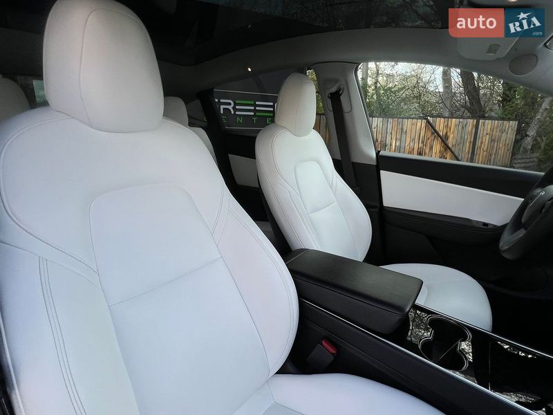 Внедорожник / Кроссовер Tesla Model Y 2020 в Львове