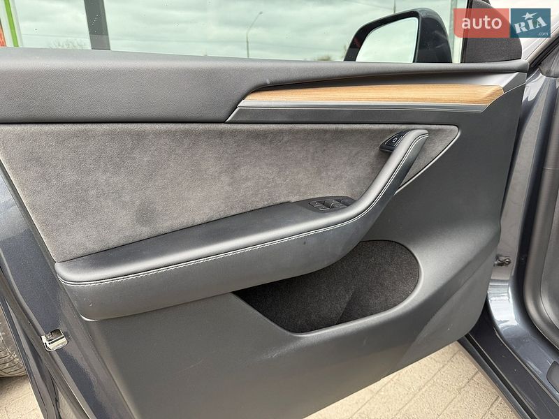 Внедорожник / Кроссовер Tesla Model Y 2022 в Житомире
