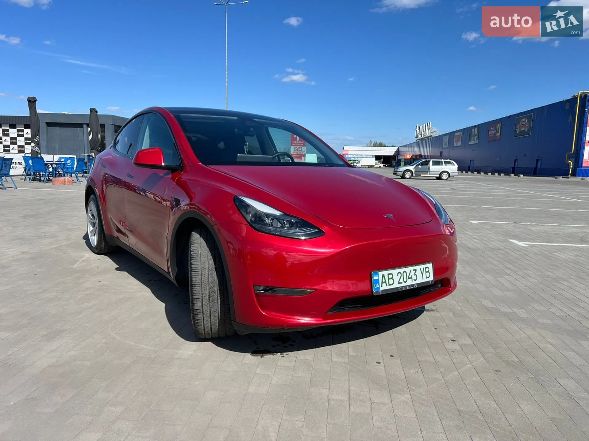 2023 Tesla Model Y - фото 1