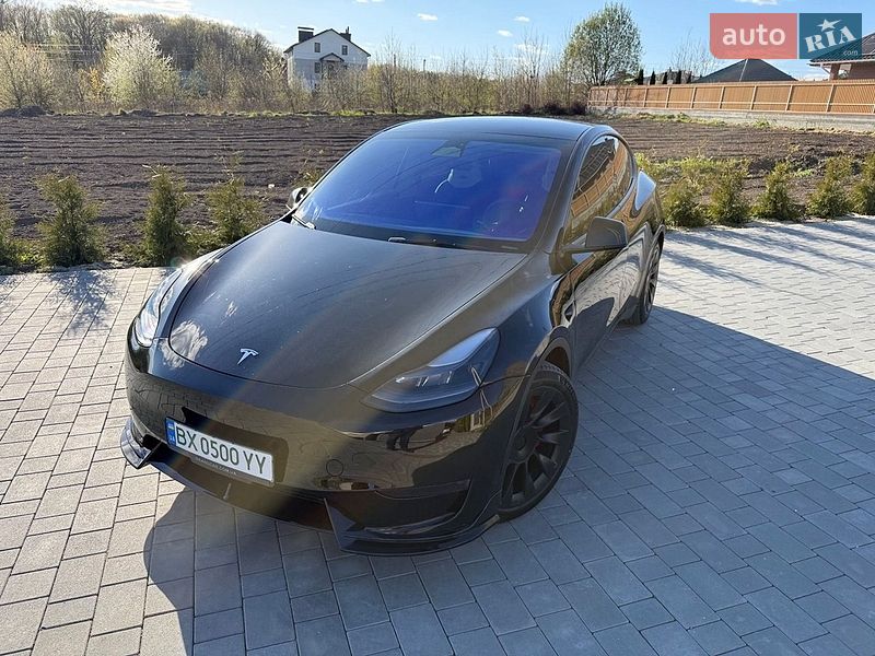 Tesla Model Y 2023