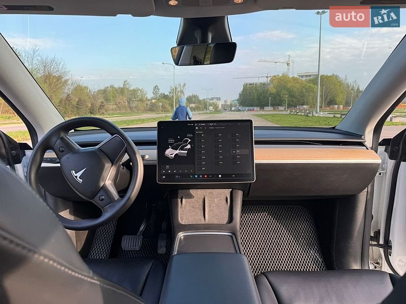 Внедорожник / Кроссовер Tesla Model Y 2020 в Львове