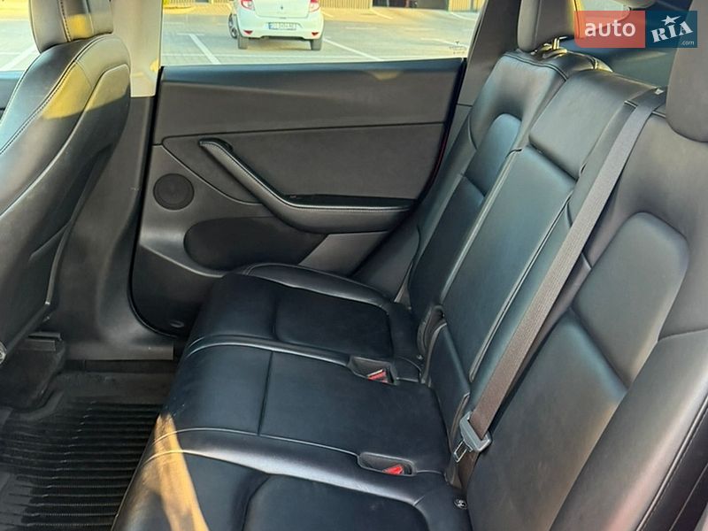 Внедорожник / Кроссовер Tesla Model Y 2022 в Дубно