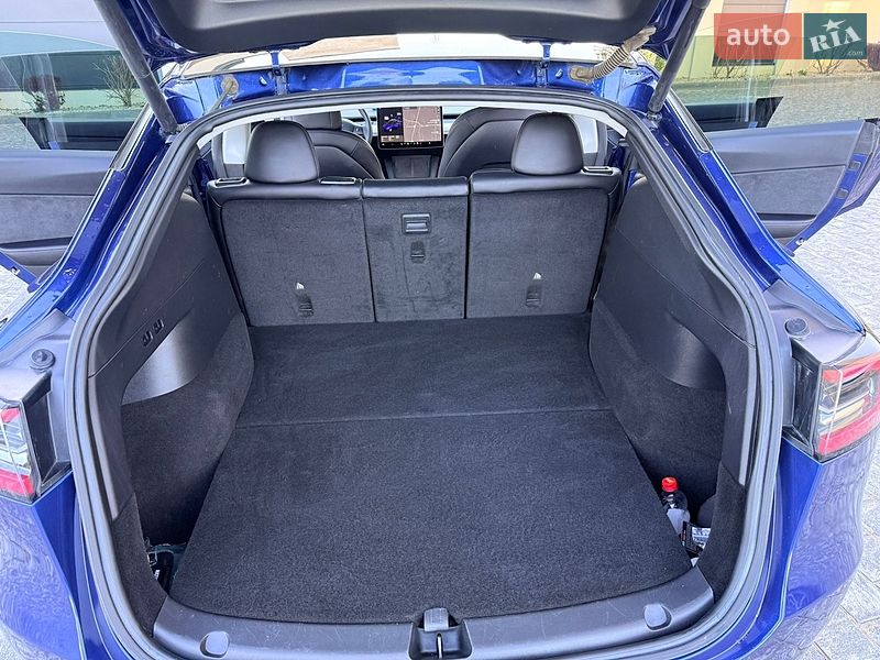 Внедорожник / Кроссовер Tesla Model Y 2021 в Львове