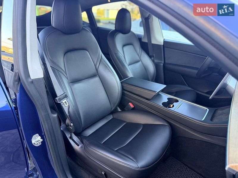 Внедорожник / Кроссовер Tesla Model Y 2021 в Львове