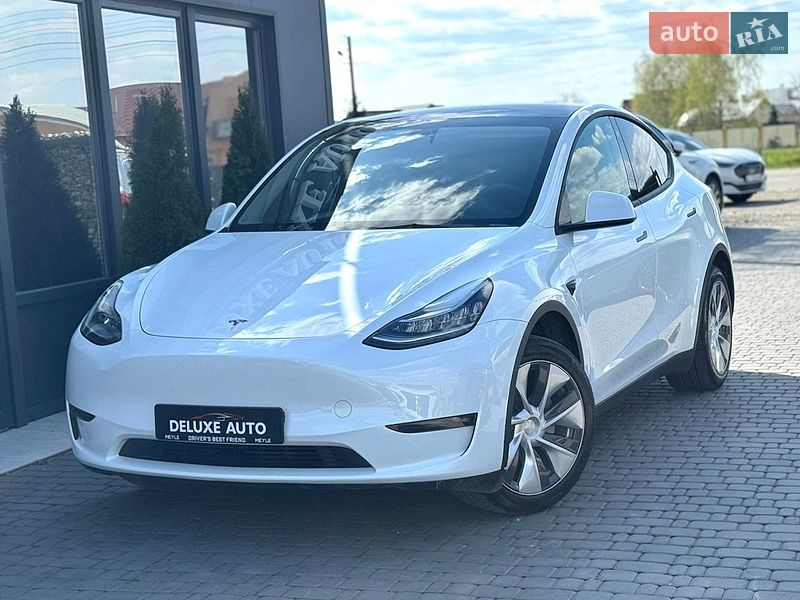 Внедорожник / Кроссовер Tesla Model Y 2023 в Ивано-Франковске
