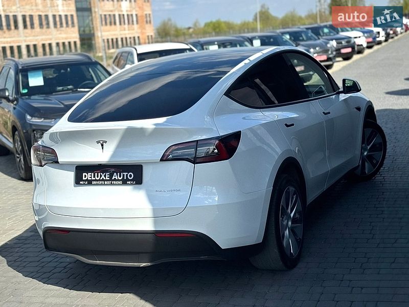 Внедорожник / Кроссовер Tesla Model Y 2023 в Ивано-Франковске