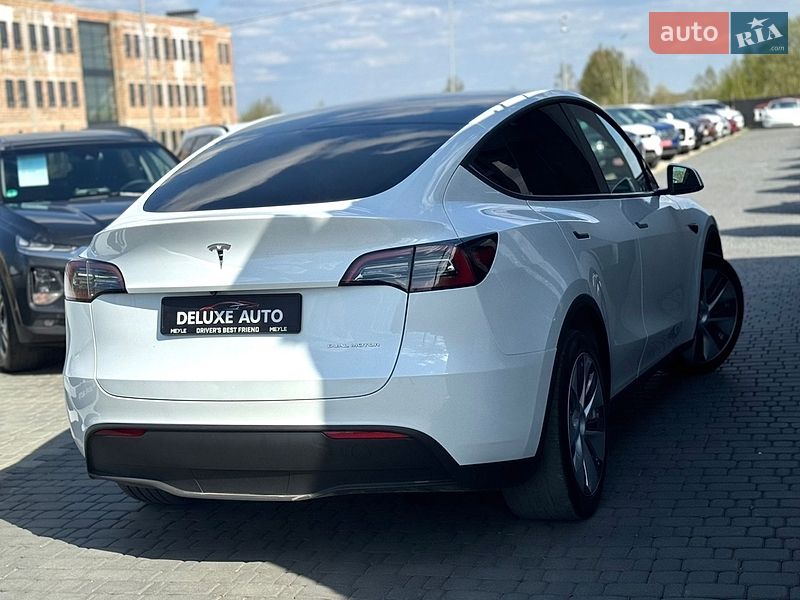 Внедорожник / Кроссовер Tesla Model Y 2023 в Ивано-Франковске