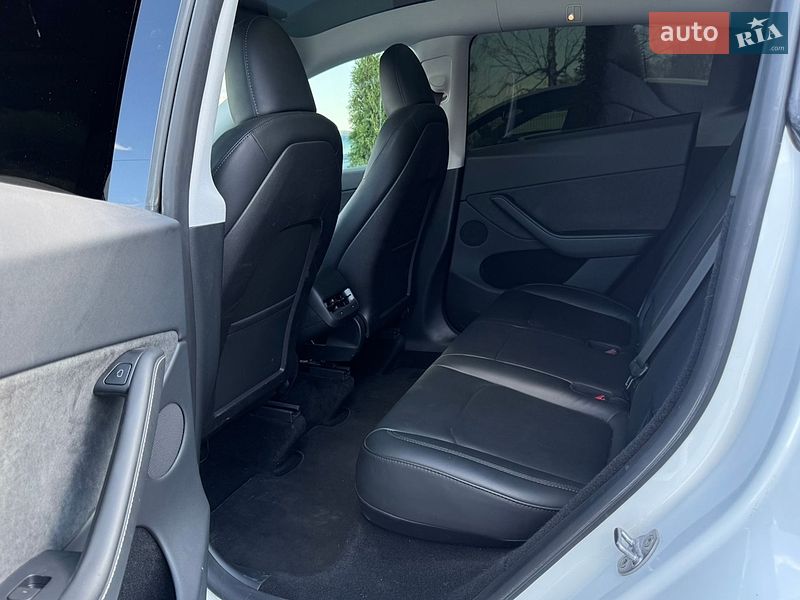 Внедорожник / Кроссовер Tesla Model Y 2023 в Ивано-Франковске