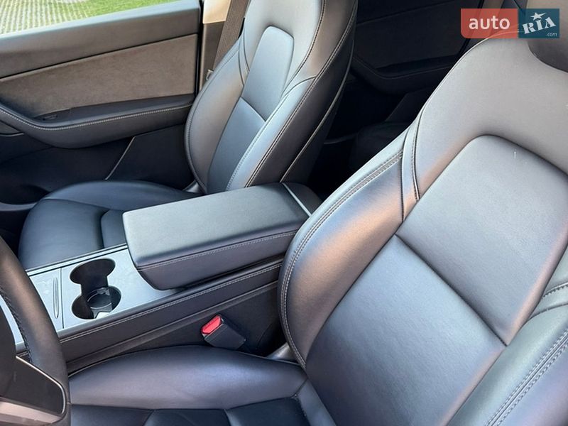 Внедорожник / Кроссовер Tesla Model Y 2022 в Львове