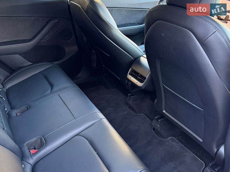 Внедорожник / Кроссовер Tesla Model Y 2022 в Львове