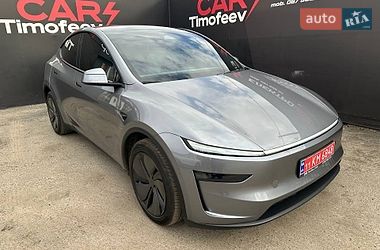 Внедорожник / Кроссовер Tesla Model Y 2025 в Киеве