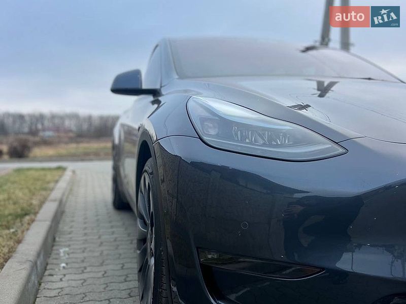Tesla Model Y 2021