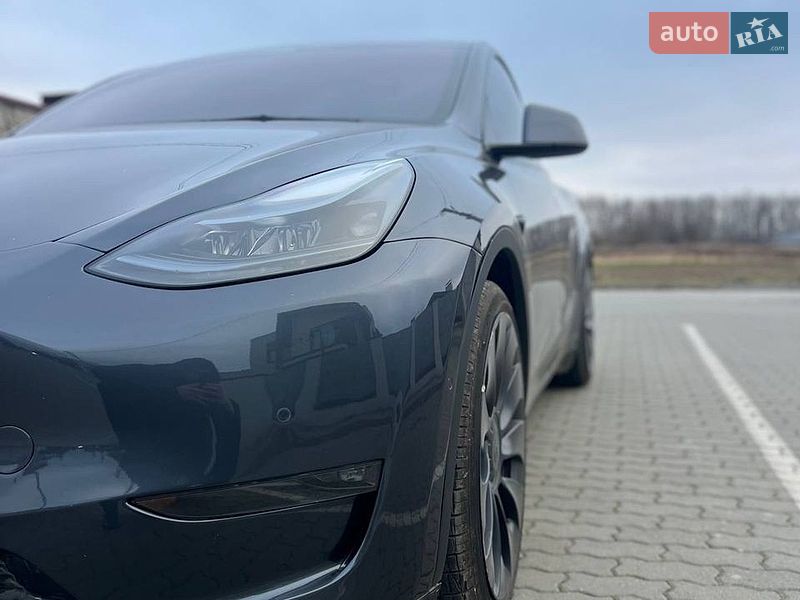 Внедорожник / Кроссовер Tesla Model Y 2021 в Львове