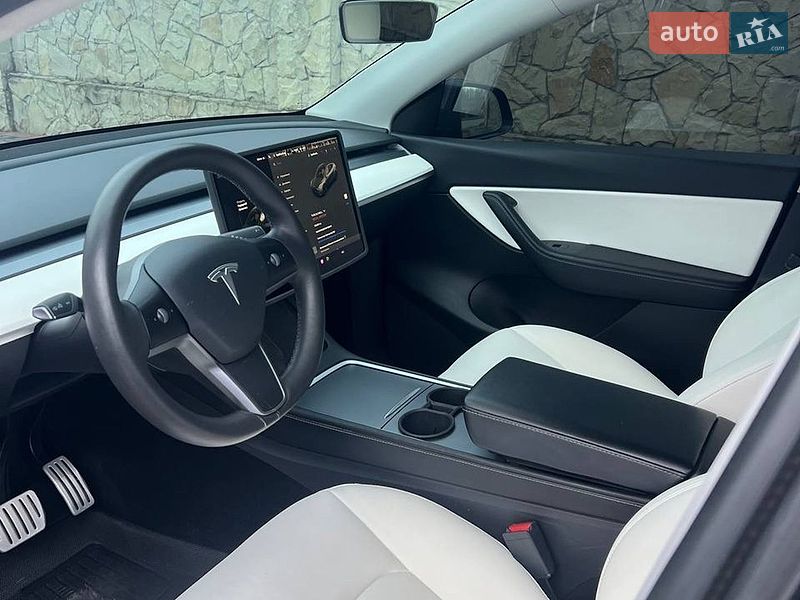 Внедорожник / Кроссовер Tesla Model Y 2021 в Львове