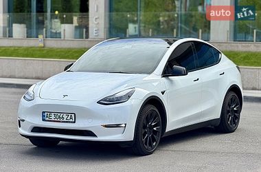 Позашляховик / Кросовер Tesla Model Y 2021 в Дніпрі