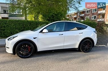 Внедорожник / Кроссовер Tesla Model Y 2022 в Киеве