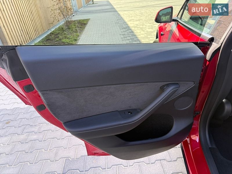 Позашляховик / Кросовер Tesla Model Y 2023 в Львові