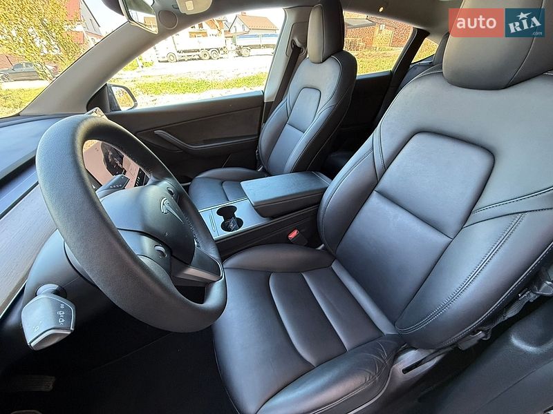 Позашляховик / Кросовер Tesla Model Y 2022 в Львові