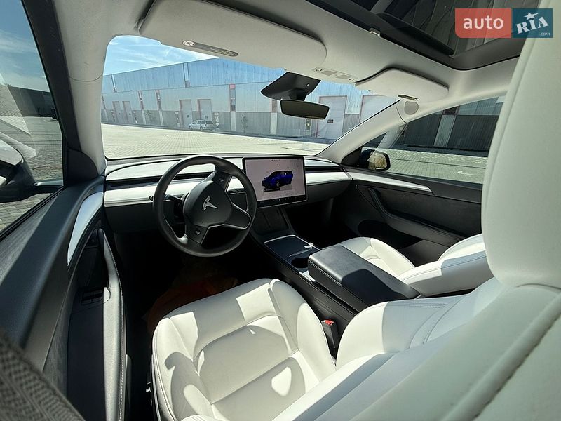 Внедорожник / Кроссовер Tesla Model Y 2023 в Львове