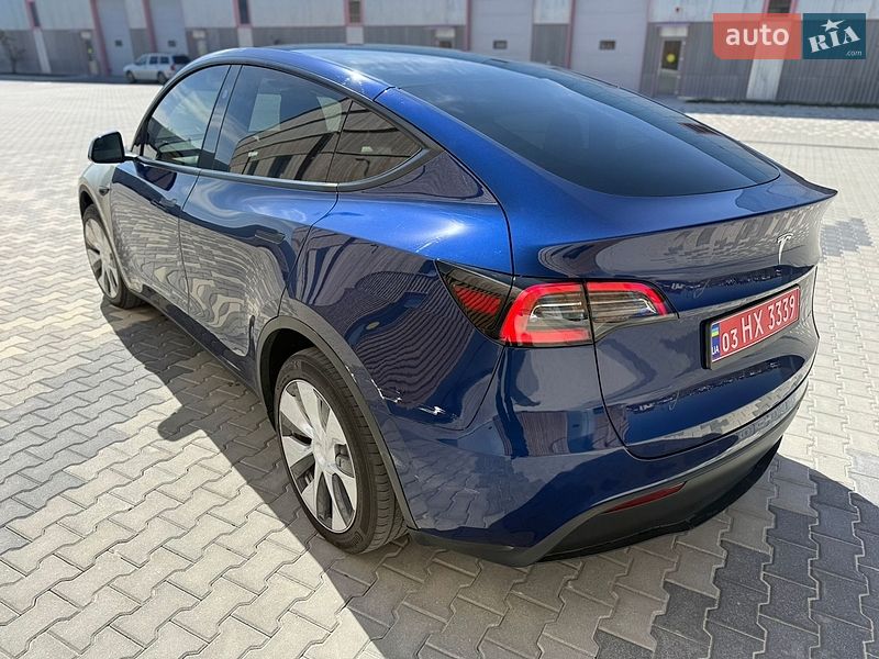 Внедорожник / Кроссовер Tesla Model Y 2023 в Львове