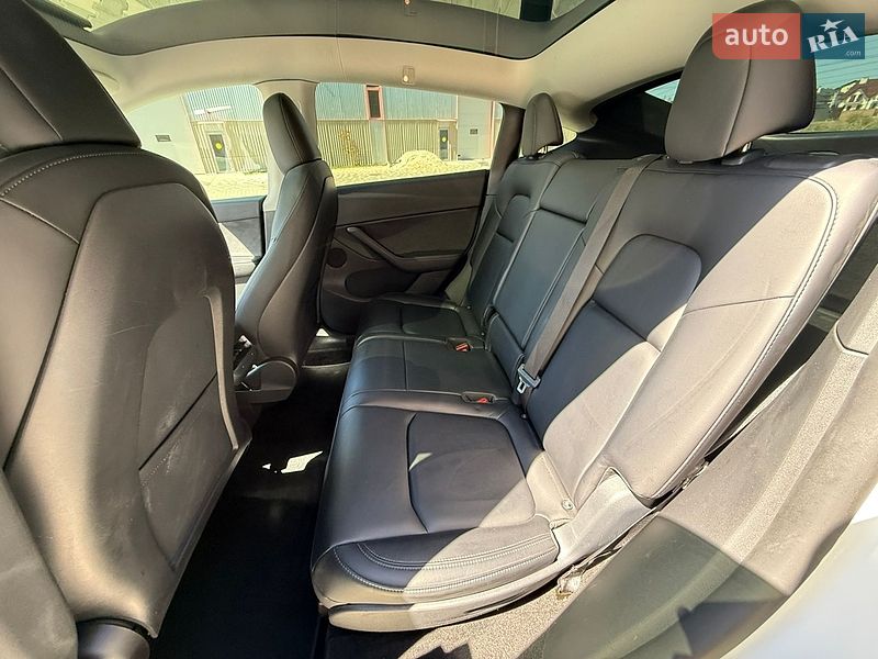 Внедорожник / Кроссовер Tesla Model Y 2021 в Львове