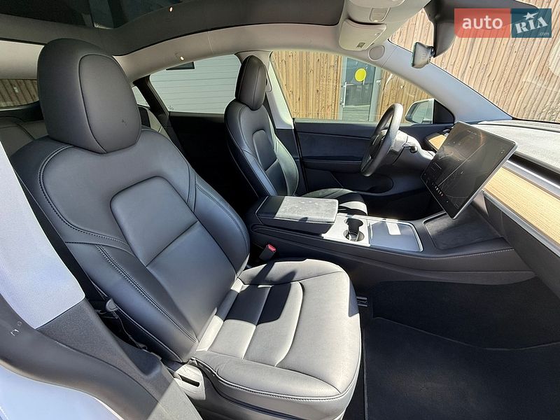 Внедорожник / Кроссовер Tesla Model Y 2021 в Львове
