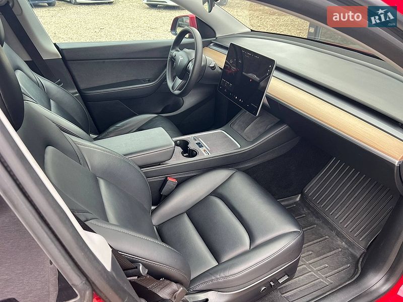 Внедорожник / Кроссовер Tesla Model Y 2021 в Львове