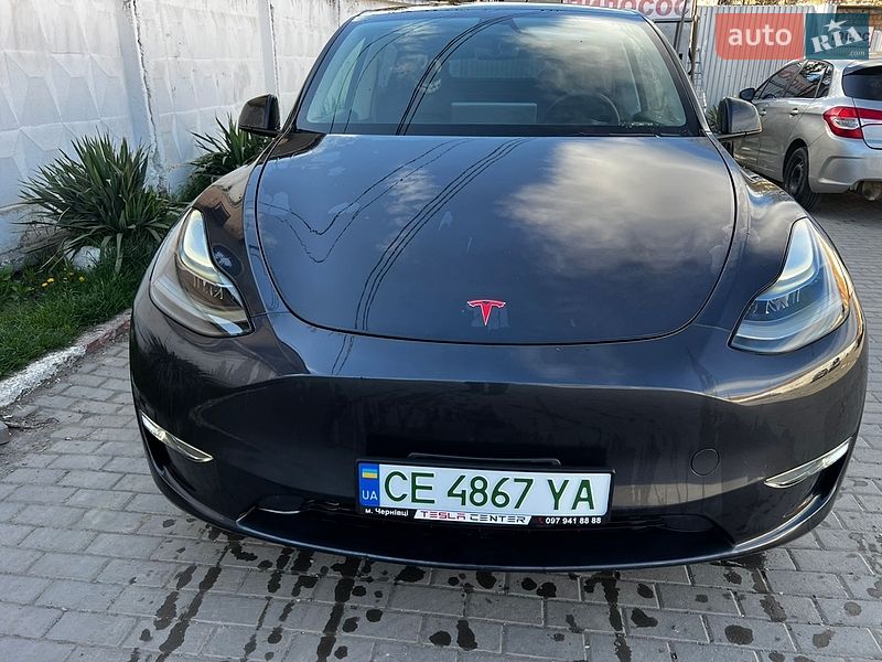 Позашляховик / Кросовер Tesla Model Y 2024 в Чернівцях