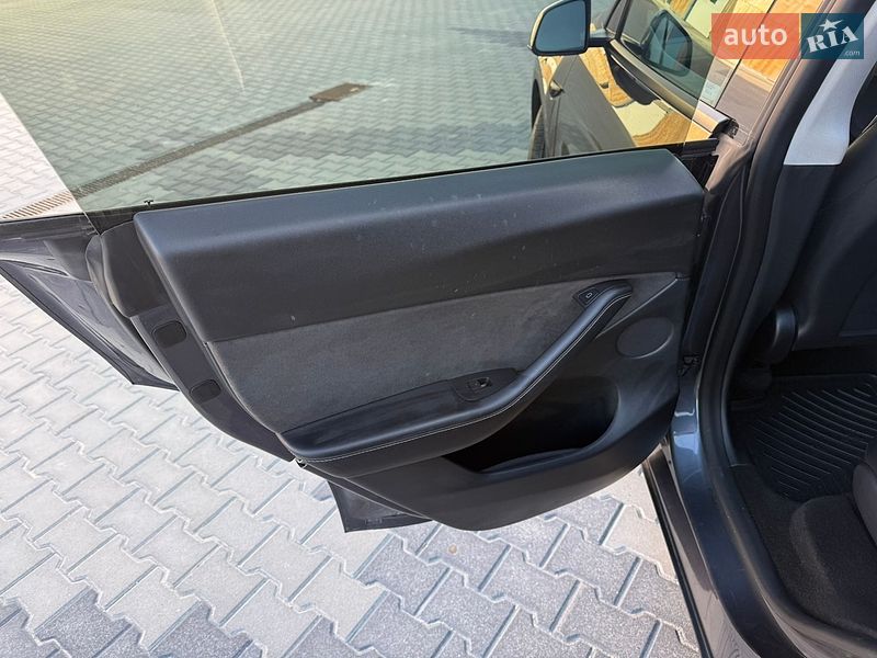 Внедорожник / Кроссовер Tesla Model Y 2022 в Львове
