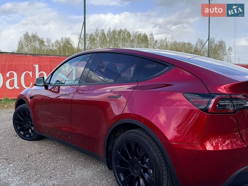 Позашляховик / Кросовер Tesla Model Y 2024 в Києві