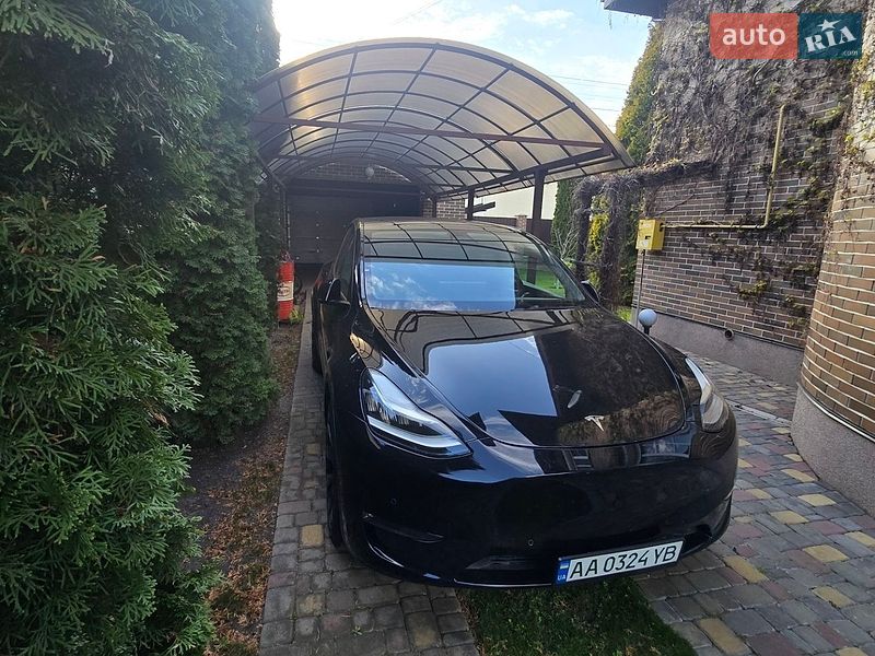 Внедорожник / Кроссовер Tesla Model Y 2021 в Киеве
