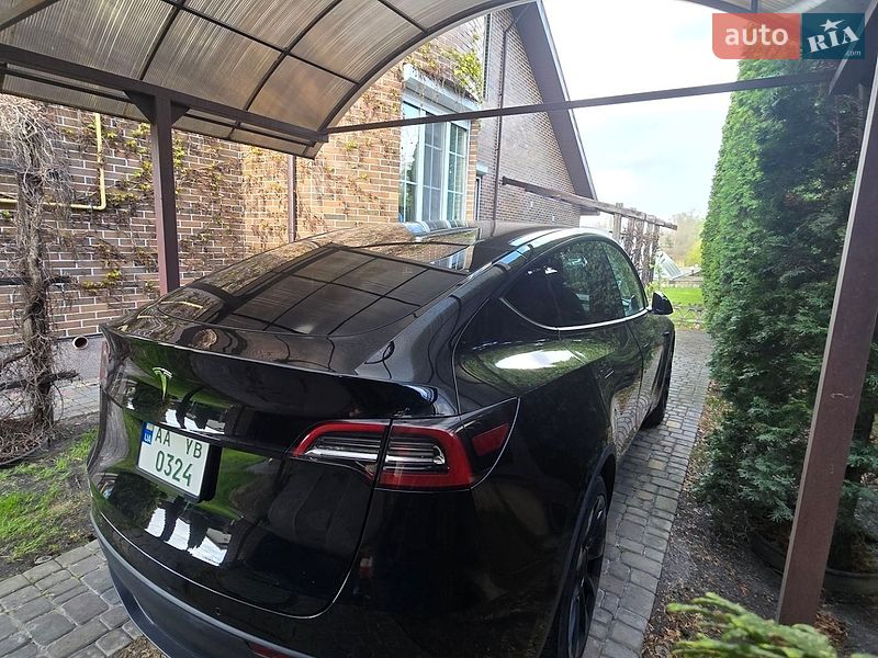 Внедорожник / Кроссовер Tesla Model Y 2021 в Киеве