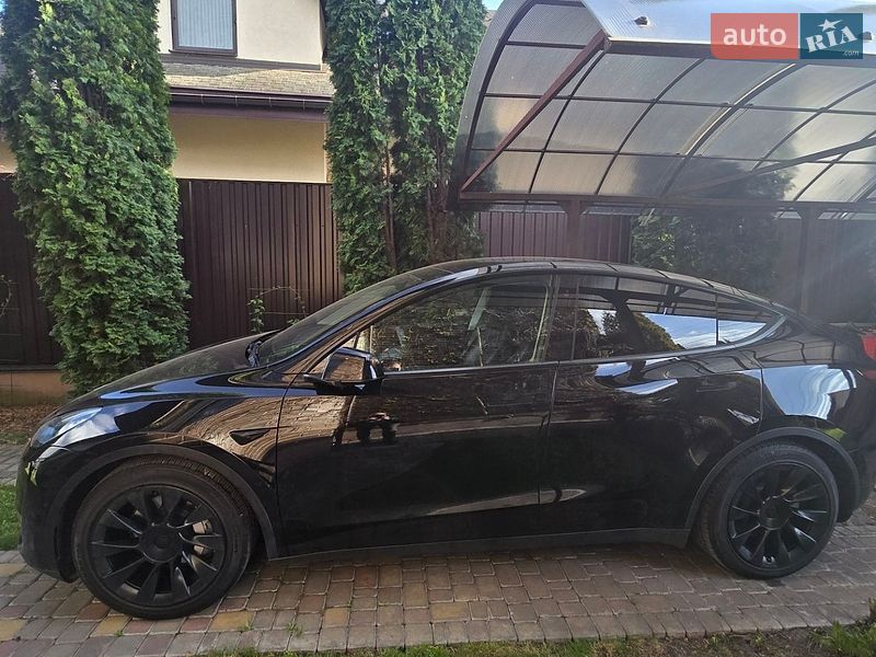 Tesla Model Y 2021